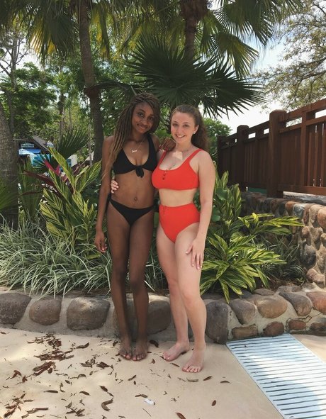 Ashley Winterbottom hd actress pictures