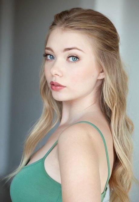 Emilia McCarthy pornstar exclusive pictures