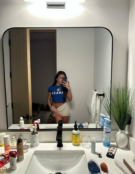 freebobbiesux model erotic pics