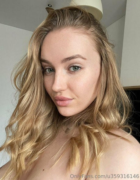 ashley boob exclusive star photo