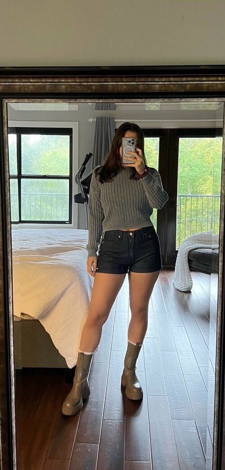 Girth Brooks star exclusive images