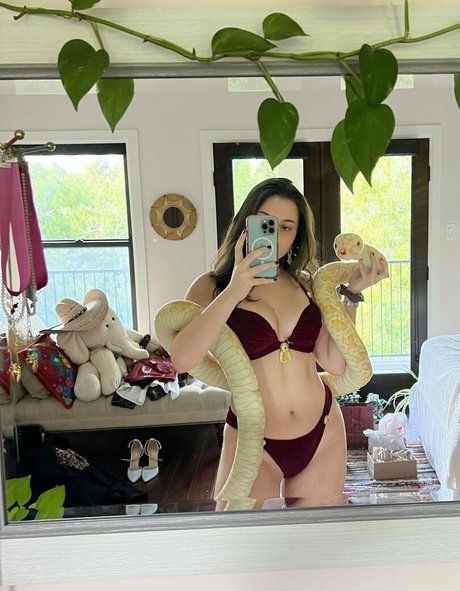 Girth Brooks pornstar pretty photos