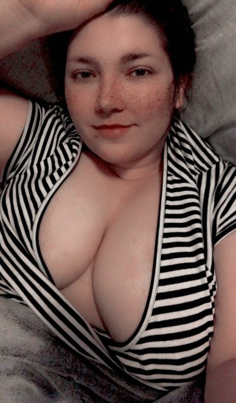 Pastelfurious erotic model image