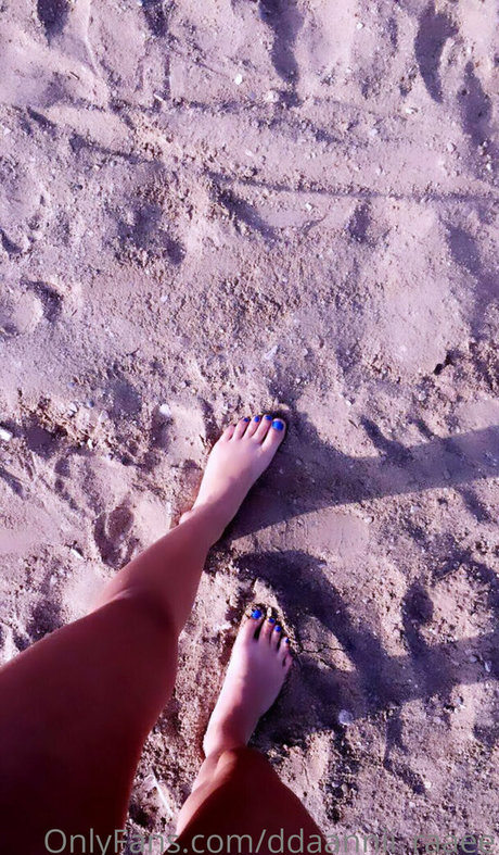 ddaannii raaee model naked gallery