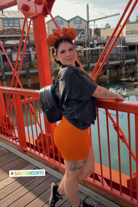 travelingsiren star hot pics