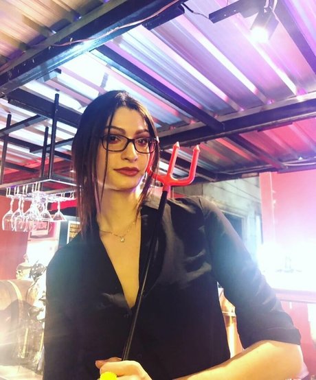 Kimberly Apasara Thomas adult star img