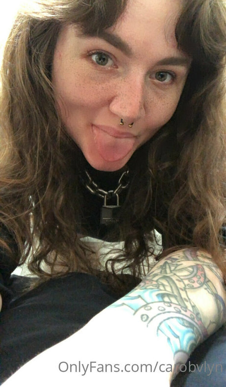 carobvlyn pornstar hot image