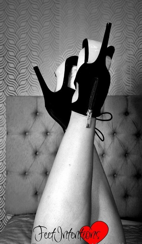 feetintentions nice actress photos