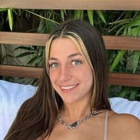 Tiara Torres model top photo