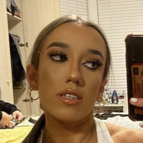 Joanna Davidson star nude picture