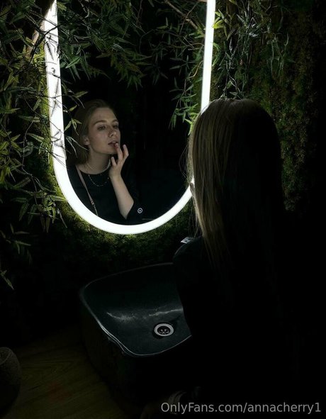 annacherry1 top star image