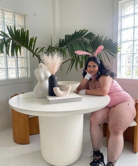 BellaBun Bo Bae star photos