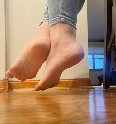 giantess onlyfans porn image