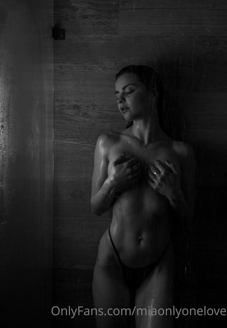 miaonlyonelove model exclusive gallery