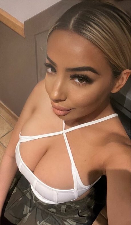 Luxuryysana MYM nice pornstar picture