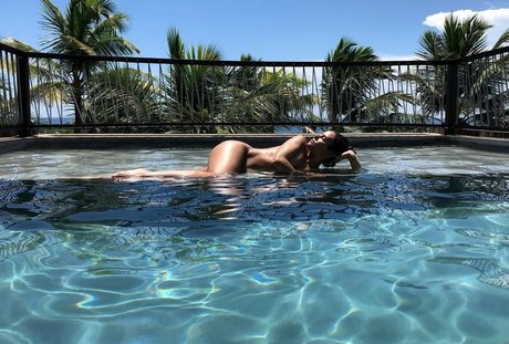 Cristina Pedroche model erotic photo