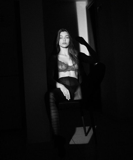 Milana Vino pornstar art photo