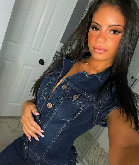 kayleenferriera free model pics