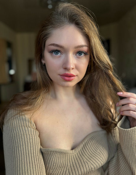 Teen Mia star hd pics