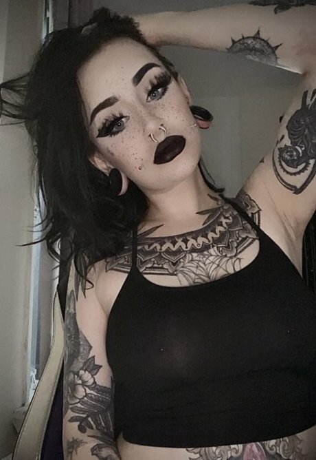 Danni Lee perfect actress photos