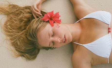 Sailor Brinkley Cook star beautiful pictures