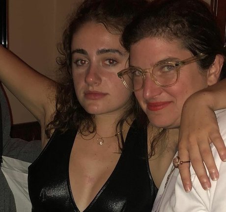 Rachel Sennott pornstar adult galleries