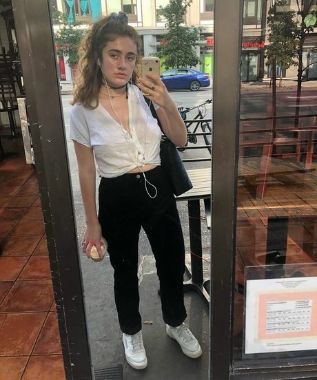 Rachel Sennott top pornstar pictures