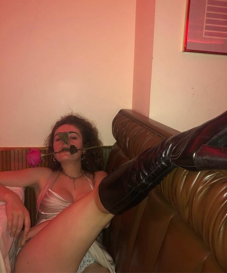 Rachel Sennott nice actress pic