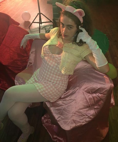 Rachel Sennott perfect pornstar img