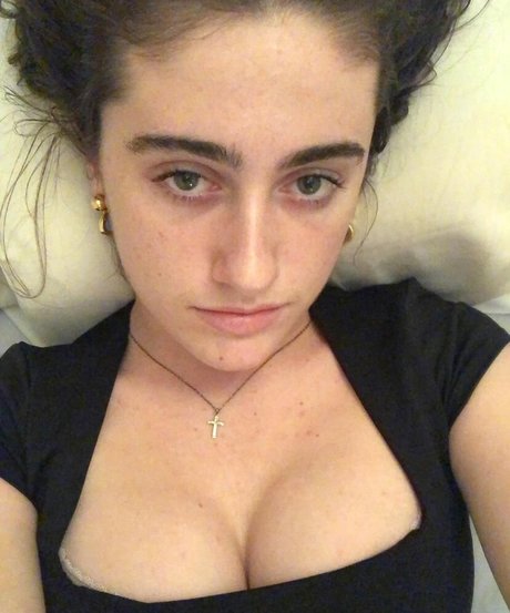 Rachel Sennott erotic actress images