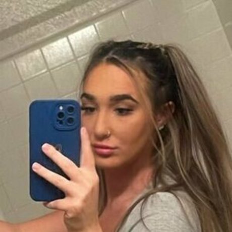 favoriteprincesskk model sex gallery