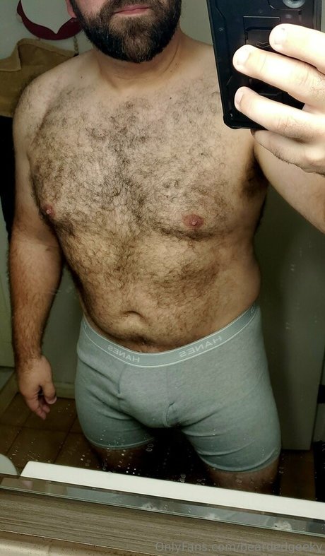 beardedgeeky sex pornstar img
