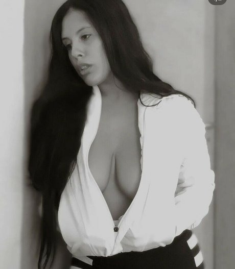 Liima kamylla model top pictures