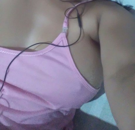 Liima kamylla model high quality photos