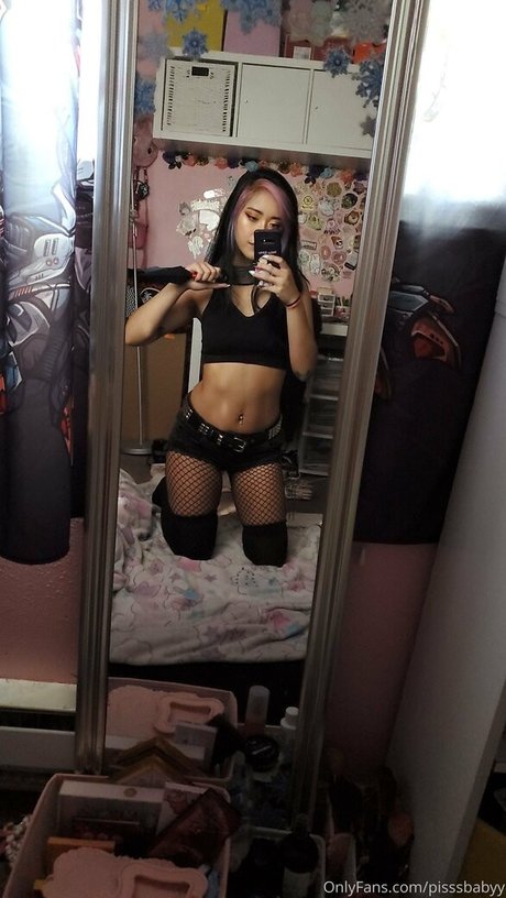 pisssbabyy model sexy photos