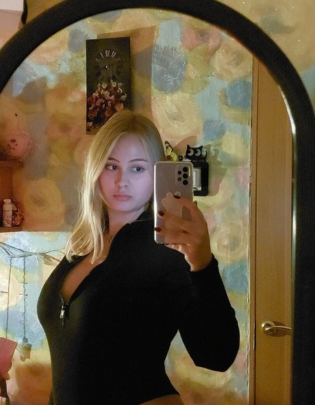 gossamerd erotic model photo