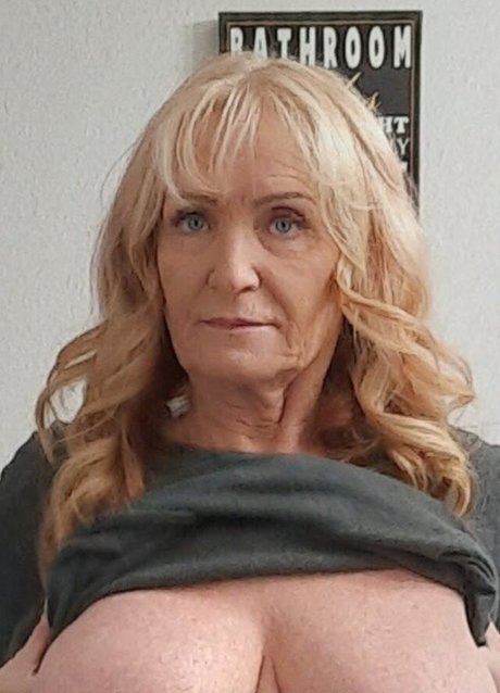 Wildwillie93 model erotic pic