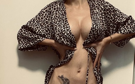 evavixenfree model top photos