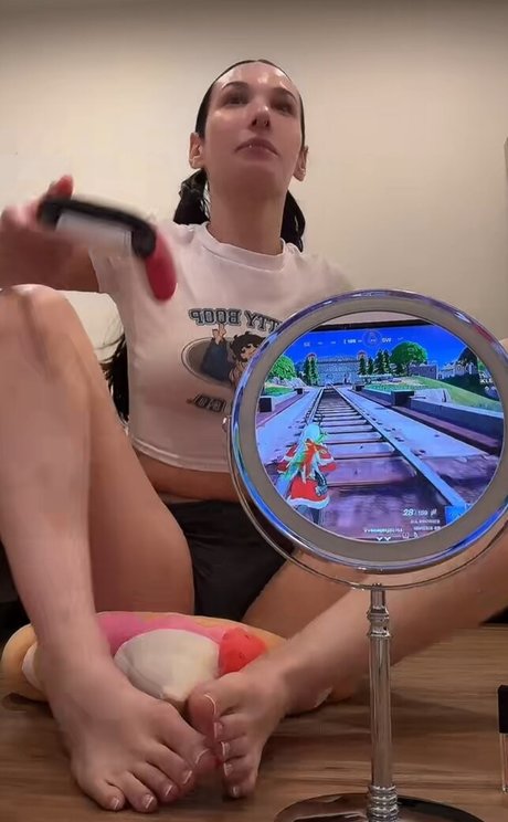 Sabrinasnoww model nude gallery