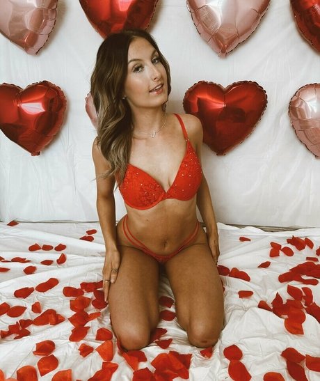 PlaymateSashaVIP xxx actress photos