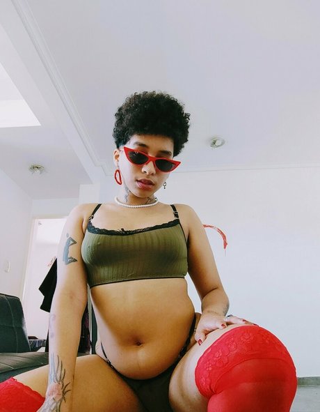 zeventhsunzet model nude pictures