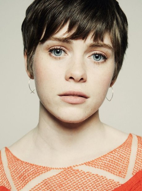 Sophia Lillis erotic actress photos