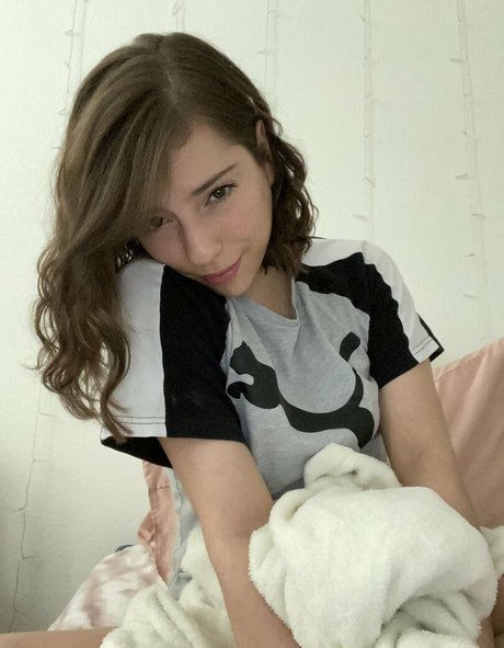 hurricanelexi pornographic model photo