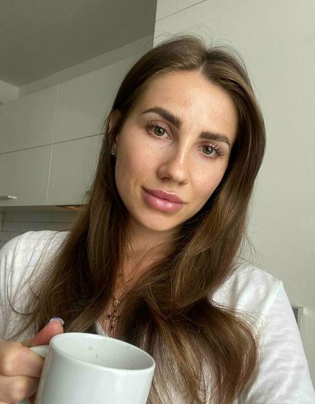 blonde girls onlyfans free naked photo