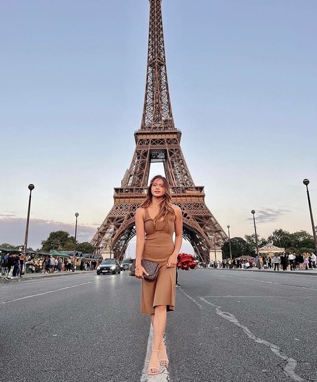 Bianca Bustamante exclusive star photo