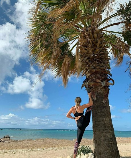 crazy splits star free images