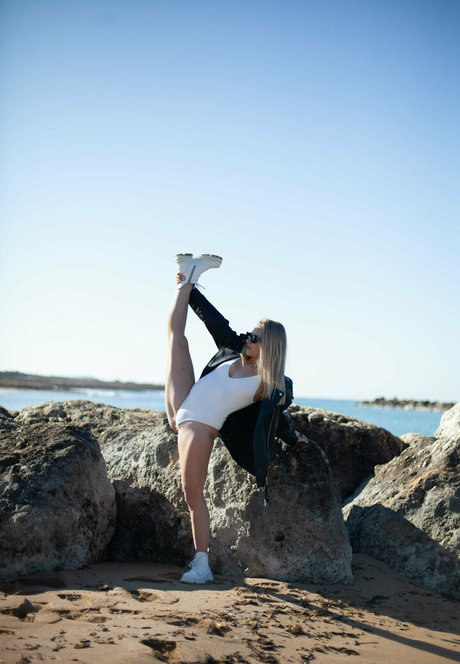 crazy splits perfect star picture