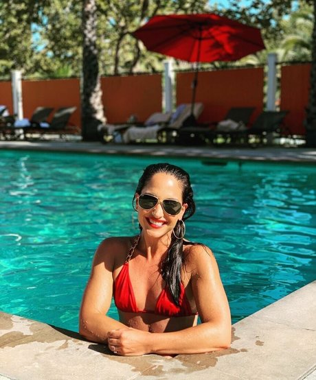 Emily Compagno pornographic model picture