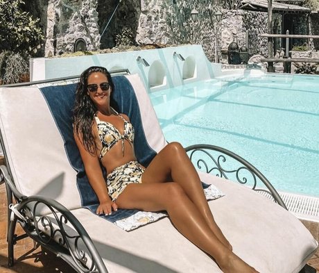 Emily Compagno naked actress archive