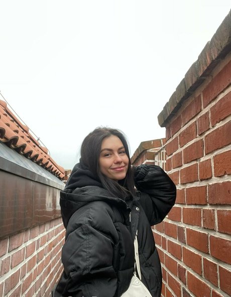 amelia holmes pornstar nudes archive